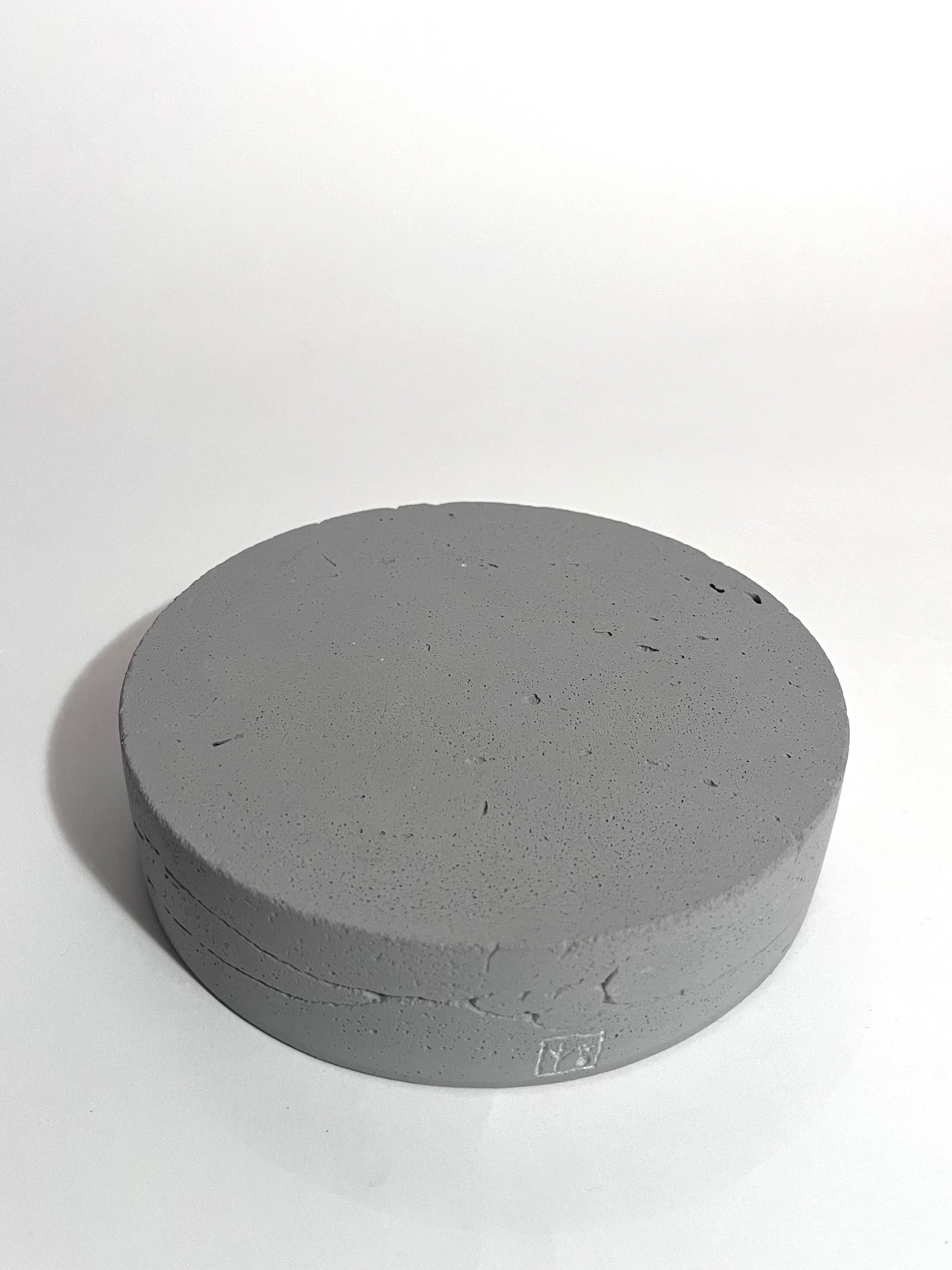 TRAVERTINE STAND