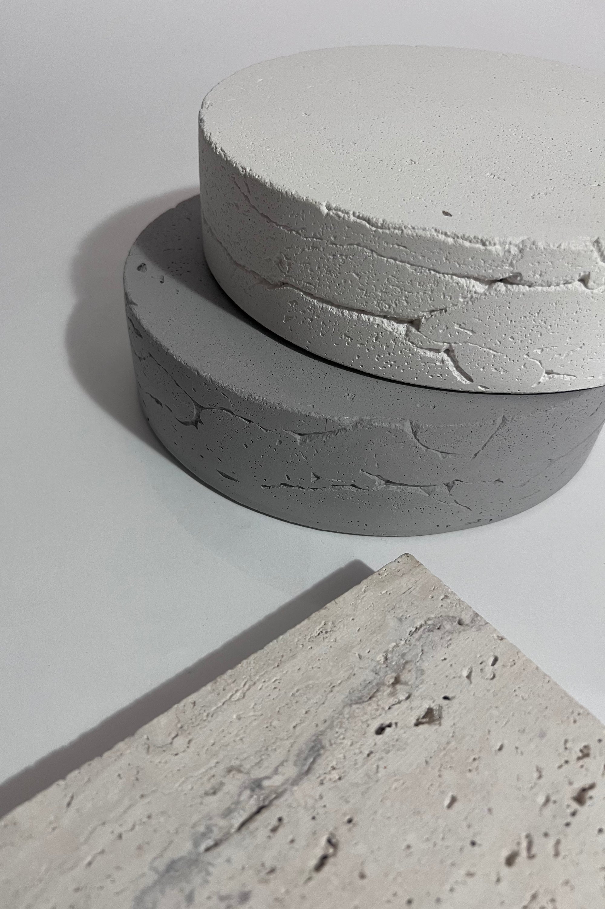 TRAVERTINE STAND