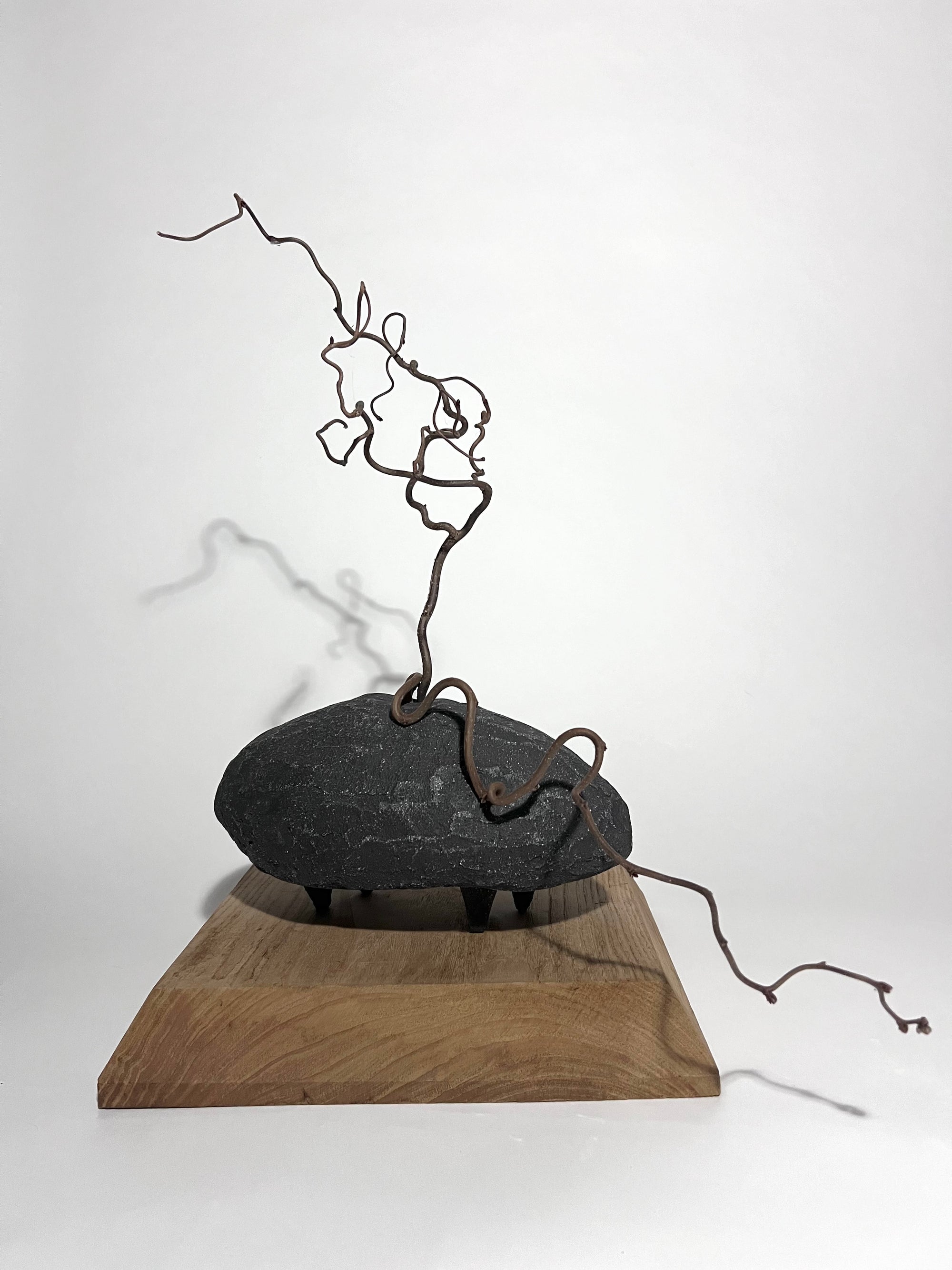 SCULPTURAL IKEBANA VASE