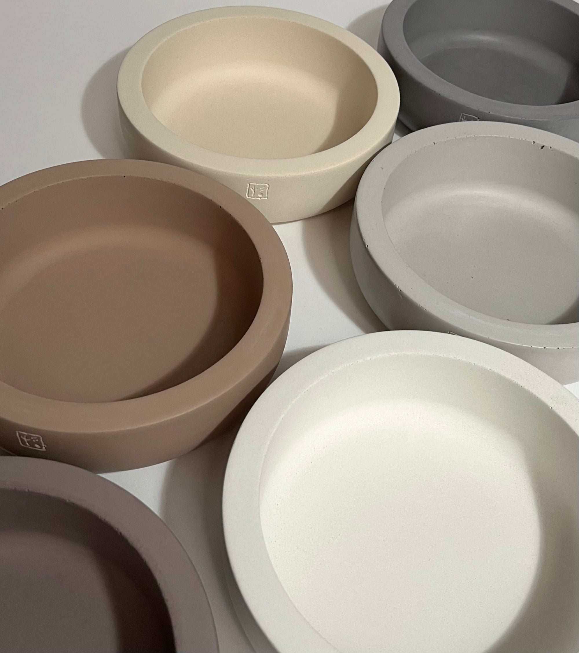 ROUND WIDE RIM BOWL Smooth